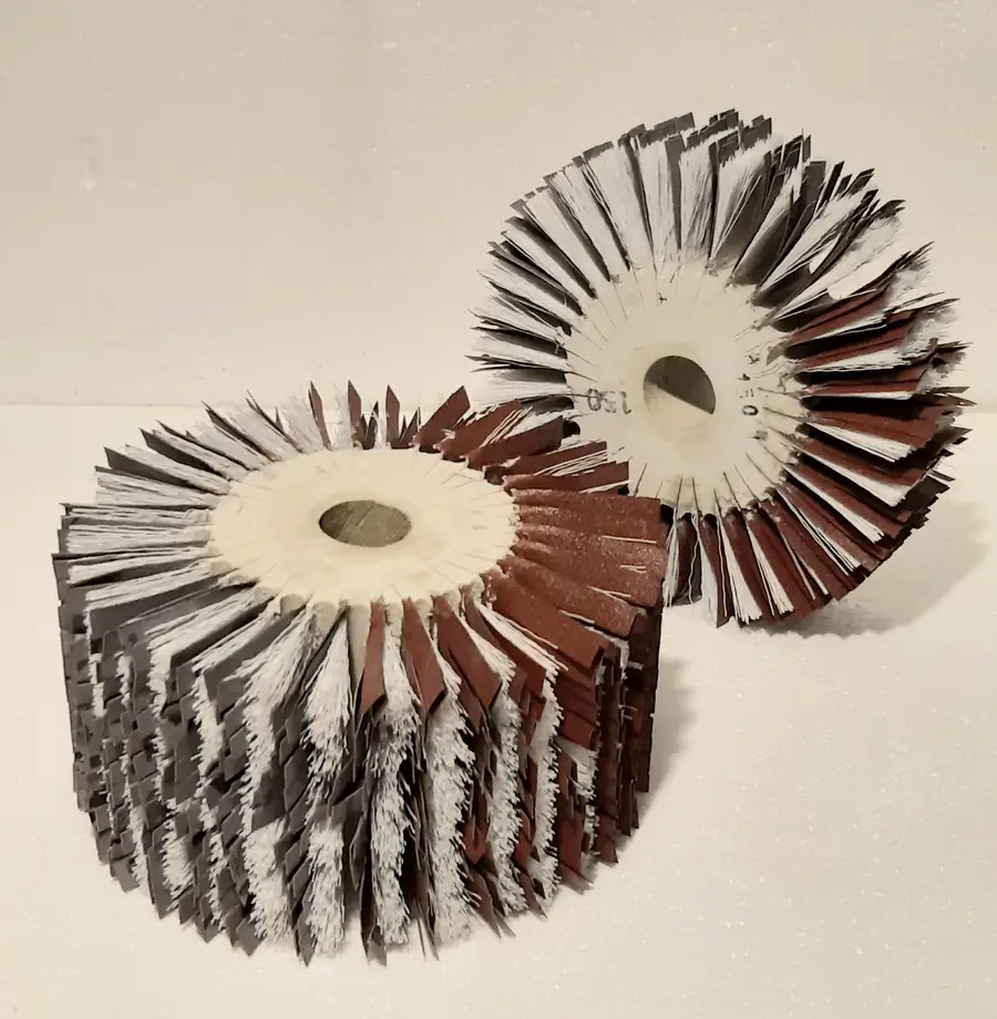 Spazzole in tela abrasiva frastagliata
